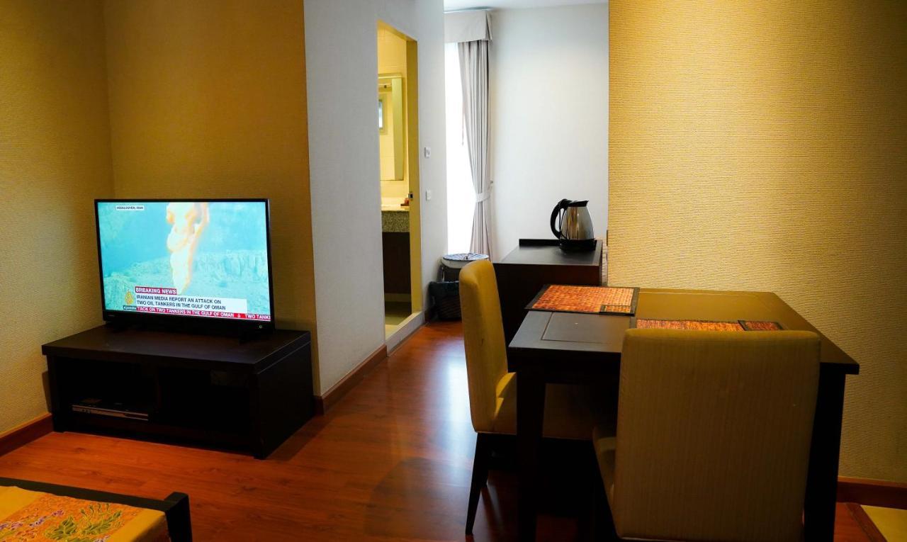 Siam Bright Suite Bangkok Exterior foto